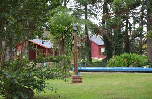 Tandil Cabin | Inviting Cabaña El Tigre: Poolside Retreat for Families