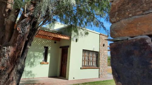 Albardon House | Relaxing Getaway at Cabaña El Viejo Molino with Pool Access