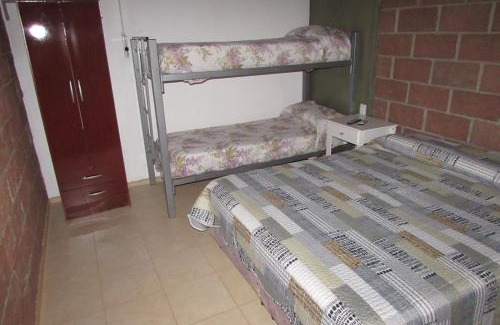 Belen Cabin | Cozy Cabaña en Belén: Pet-Friendly Retreat with Hot Tub