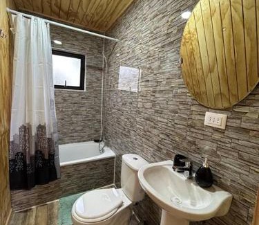 Curaco de Velez House | Quiet Retreat: Cabaña en el bosque Chiloé, Pet Friendly