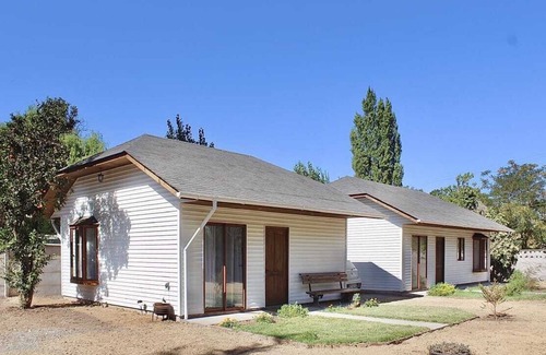 Santa Cruz Cottage | Cozy Cabaña Near Vineyards with Spa & Kitchen Amenities