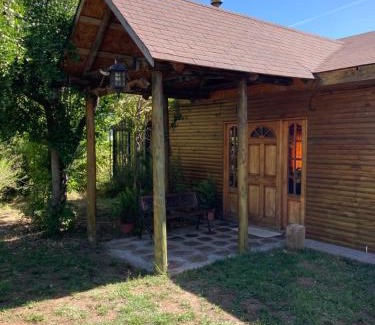 Bajos de Lircay Ski Chalet | Cozy Cabaña En Lago Colbún: Pet Friendly & Family Ready