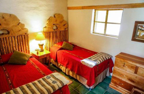 Nueva Concepcion Villa | Enchanting Cabaña en las Montañas de El Trifinio Retreat