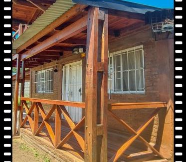 Santa Maria House | Pet-Friendly Cabaña Sierras Rio Sol by the River