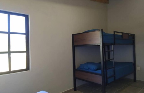 San Antonio de Las Alazanas Ski Chalet | Scenic Cabaña en Mesa de las Tablas with Pet-Friendly Access
