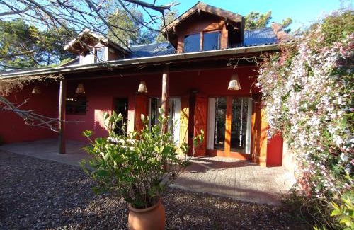 Miramar House | Pet-Friendly Cabaña en Miramar: 4-Star Stay with Family Amenities