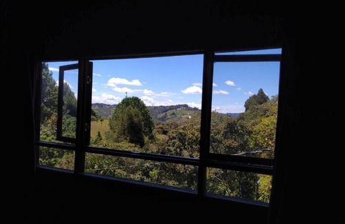 Los Nomos Cabin | Explore Cabaña en Santa Elena: Your Work Retreat Awaits