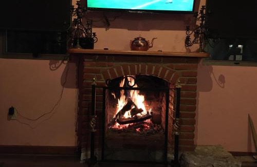 Mineral del Monte Ski Chalet | Cozy Family Cabin in Centro Real del Monte - 4-Star Stay
