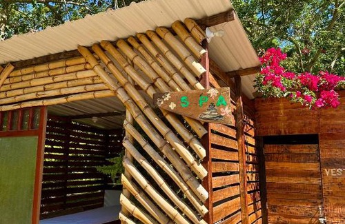 Pinchote Hotel | Oceanfront Hotel Portal De La Ceiba with Spa & Pool