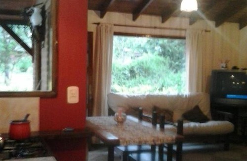 Las Colinas de Peralta Ramos House | Welcoming Cabaña Hermoso Sol de Abrilita for Families