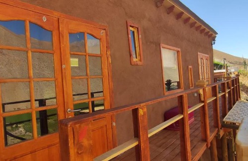 Paihuano House | Scenic Hojitas de Laurel Cabin: Pet & Child Friendly Stay