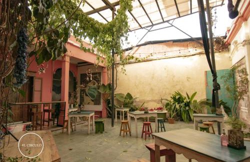 Zona 1 Apartment | Pet-Friendly Cabaña Japonesa El Circulo for Families