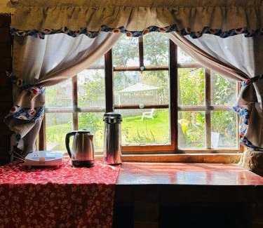 Banos del Inca House | Discover Cabaña Kinti Yuraq: Family and Pet-Friendly Stay