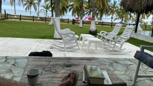 San Antero House | Pet-Friendly Cabaña La Niña Cande with Oceanfront Views