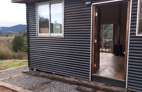 Punucapa House | Cozy Cabaña Las Canoas - Family & Pet Friendly Retreat