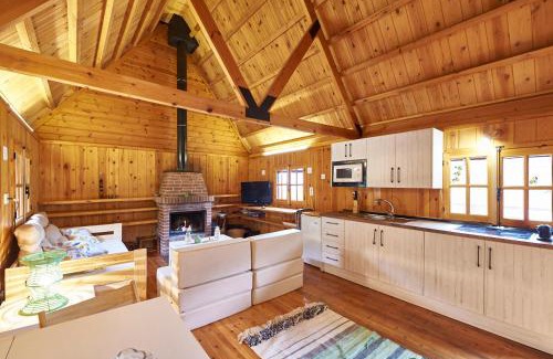 Guejar Sierra Ski Chalet | Pet-Friendly Escape at Cabaña Las Víboras – 8.9/10 Rated