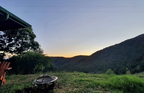 Canton Tarrazu Cabin | Pet-Friendly Cabaña Los Abuelos with Kitchen Amenities