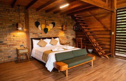 San Francisco de Borja Villa | Nature Retreat: Pet-Friendly Cabin with Hot Tub & High Ratings