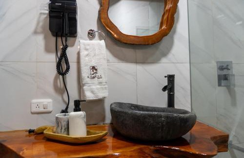 San Francisco de Borja Villa | Nature Retreat: Pet-Friendly Cabin with Hot Tub & High Ratings
