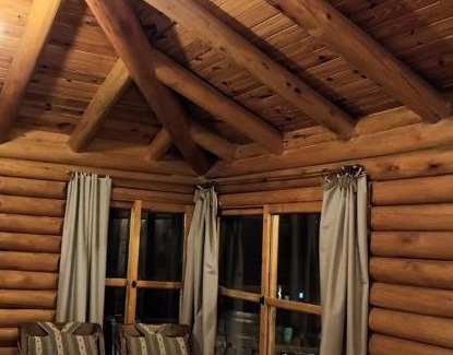 Cacheuta Ski Chalet | Cozy Cabaña Los Manzano: Family-Friendly with Pool Access