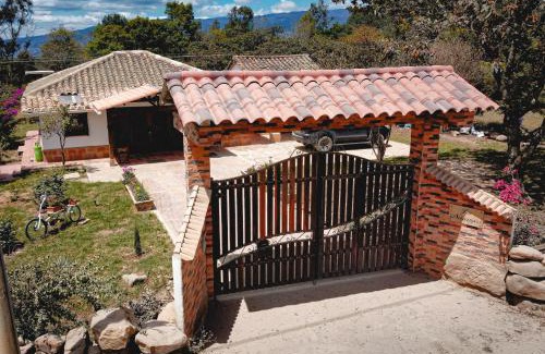 Villa de Leyva House | Family-Friendly Cabaña Los Naranjos with Pet Amenities