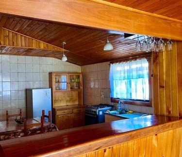 Llifen House | Pet-Friendly Retreat at Cabaña los Notros Awaits You