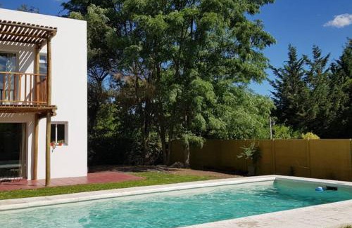 Tandil Apartment | Exceptional Cabaña Los Robles: Family-Friendly with Pool