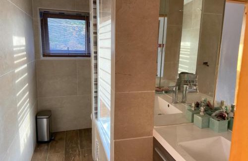 Bahia Mansa House | Cozy Cabaña Maicolpue Rio Sur with Oceanfront Serenity