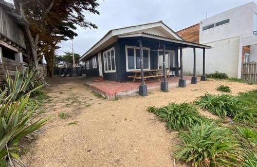 Pichilemu House | Oceanfront Cabaña Mar Pichilemu with Hot Tub & Fireplaces