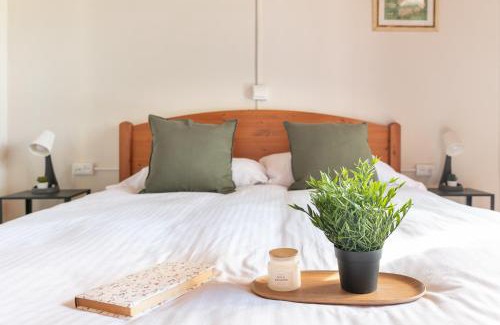 Selaya Apartment | Pet-Friendly Retreat at Cabaña Margarita for Families