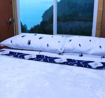 Quemchi House | Cozy Cabaña Mirador: Family-Friendly Getaway with Kitchen