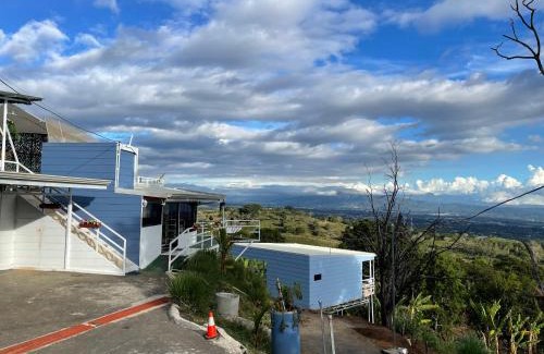 Poas Volcano National Park Apartment | Inviting Cabaña Mirador with Jacuzzi - Perfect for Families