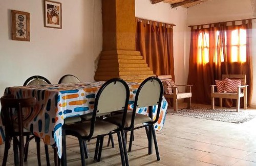 Tinogasta House | Cozy Cabaña Mis Montañas: Pet-Friendly & Breakfast Included