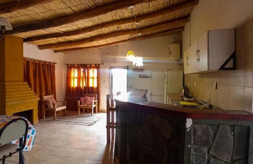 Tinogasta House | Cozy Cabaña Mis Montañas: Pet-Friendly & Breakfast Included