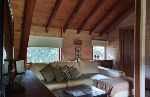 Correntoso Cabin | Family-Friendly Retreat: Cabaña Modern Awaits You