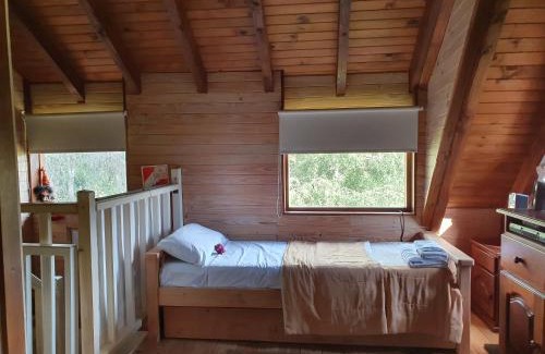 Correntoso Cabin | Family-Friendly Retreat: Cabaña Modern Awaits You