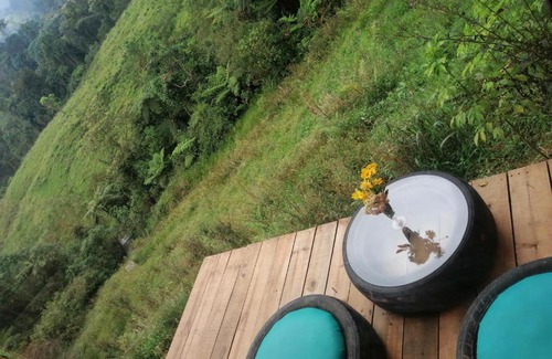 Granada House | Eco-Friendly Cabaña MonteNube: Family & Pet Friendly Stay