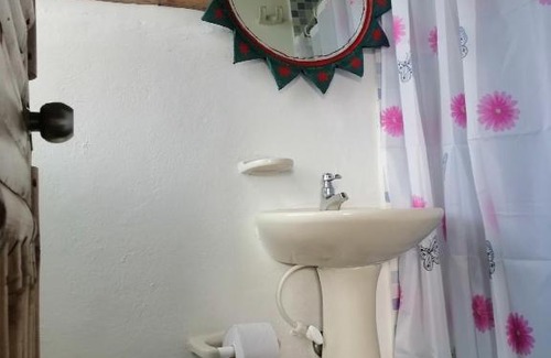 Granada House | Eco-Friendly Cabaña MonteNube: Family & Pet Friendly Stay