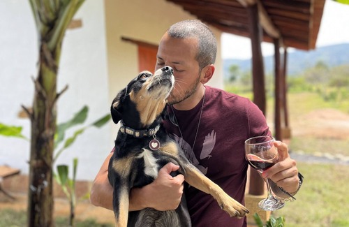 Barichara House | Cozy Cabaña Naranja: Family and Pet-Friendly Escape