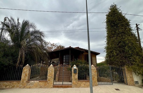 San Bartolome Cabin | Pet-Friendly Cabaña Orihuela for Memorable Holiday Getaways