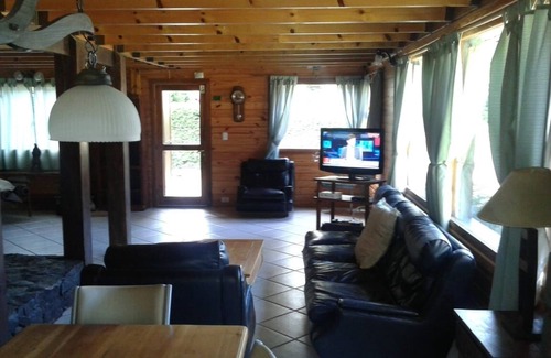 San Jose de la Esquina House | Family-Friendly Cabana with Spa and Hot Tub Amenities