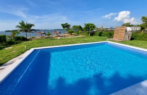 Tierra Bomba Island House | Relaxing Retreat Near Cartagena with Pool & Pet Friendly