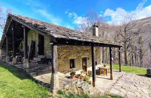 San Roque de Riomiera House | Pet-Friendly Cabaña Pasiega: A Guest Favorite at 9.4/10