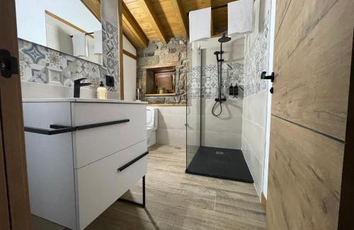 Vega de Pas Apartment | Relax at Cabaña Pasiega Castro Valnera with Hot Tub Bliss