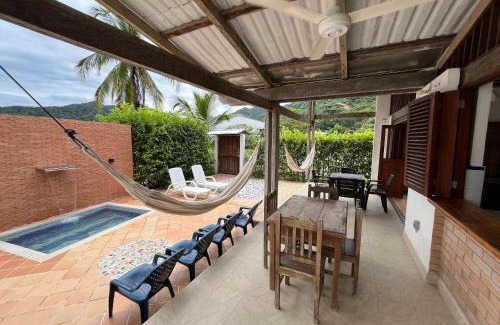 Sapzurro House | Discover Cabaña Pazatiempo Sapzurro: 4-Star Family Retreat