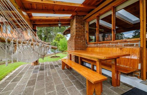 Avandaro House | Private Cabin in Valle de Bravo - Ideal Location & Family-Friendly