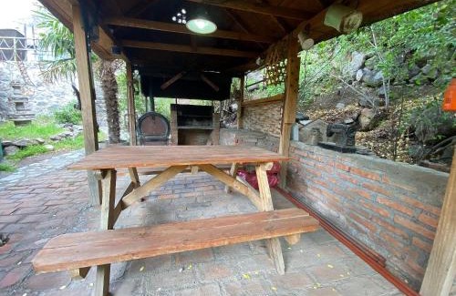 Los Azules House | Cabaña Rústica con Vista y Entorno Natural