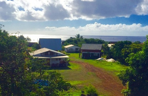 Hanga Roa House | Relaxing Getaway at Cabaña Rapu Tuki-Motu Iti for Groups