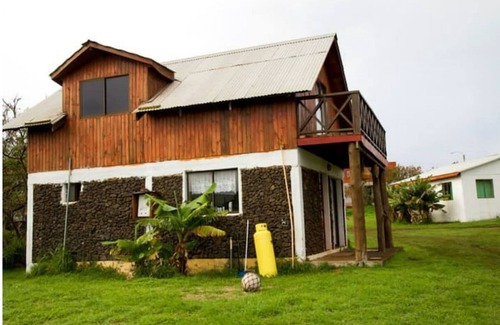 Hanga Roa House | Relaxing Getaway at Cabaña Rapu Tuki-Motu Iti for Groups