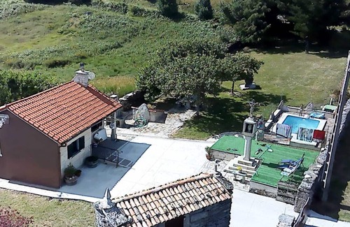 Boiro Cabin | Discover Cabaña Refugio Barbanza: Pet-Friendly Ocean Views